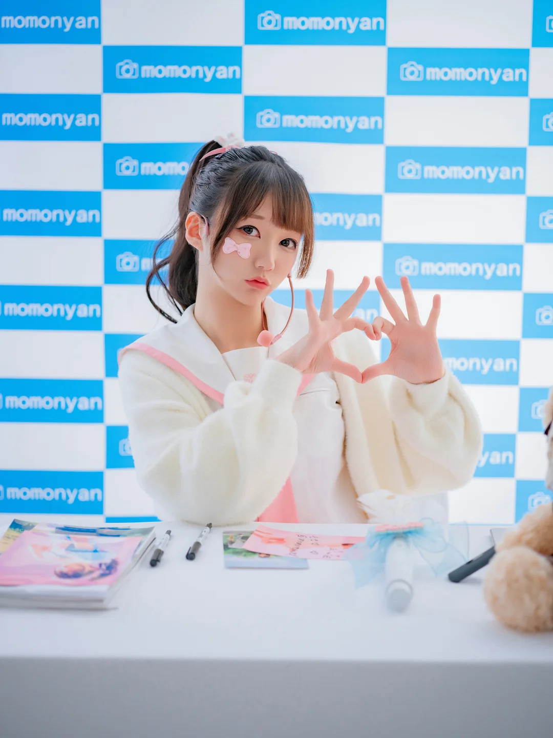 Nagisa魔物喵_ビキニアイドルのサイン会_183P_1_31GB 007.webp