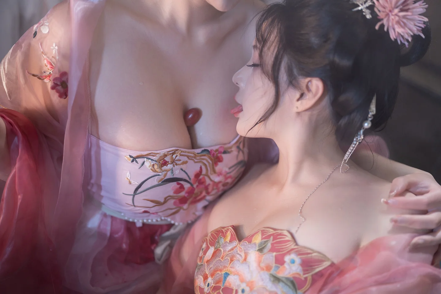 Natsuko夏夏子 - 瑶池洗凝脂 [111P 2V] TG@icoset038.webp