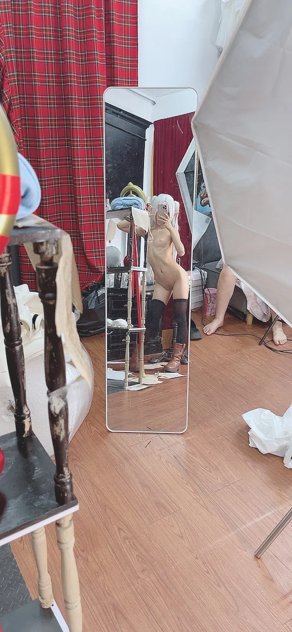 PoppaChan - Frieren Winter [141P,13V-1GB] tg@simisebaisi058.webp