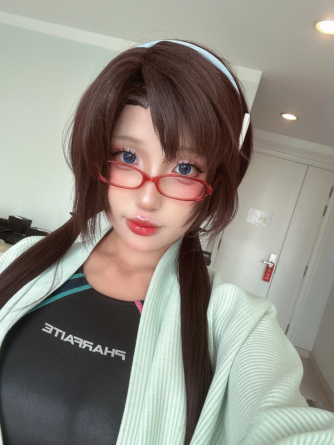 PuyPuy_Chan - Mari [274P-1.9GB] 274_20250303_095414784_iOS.webp