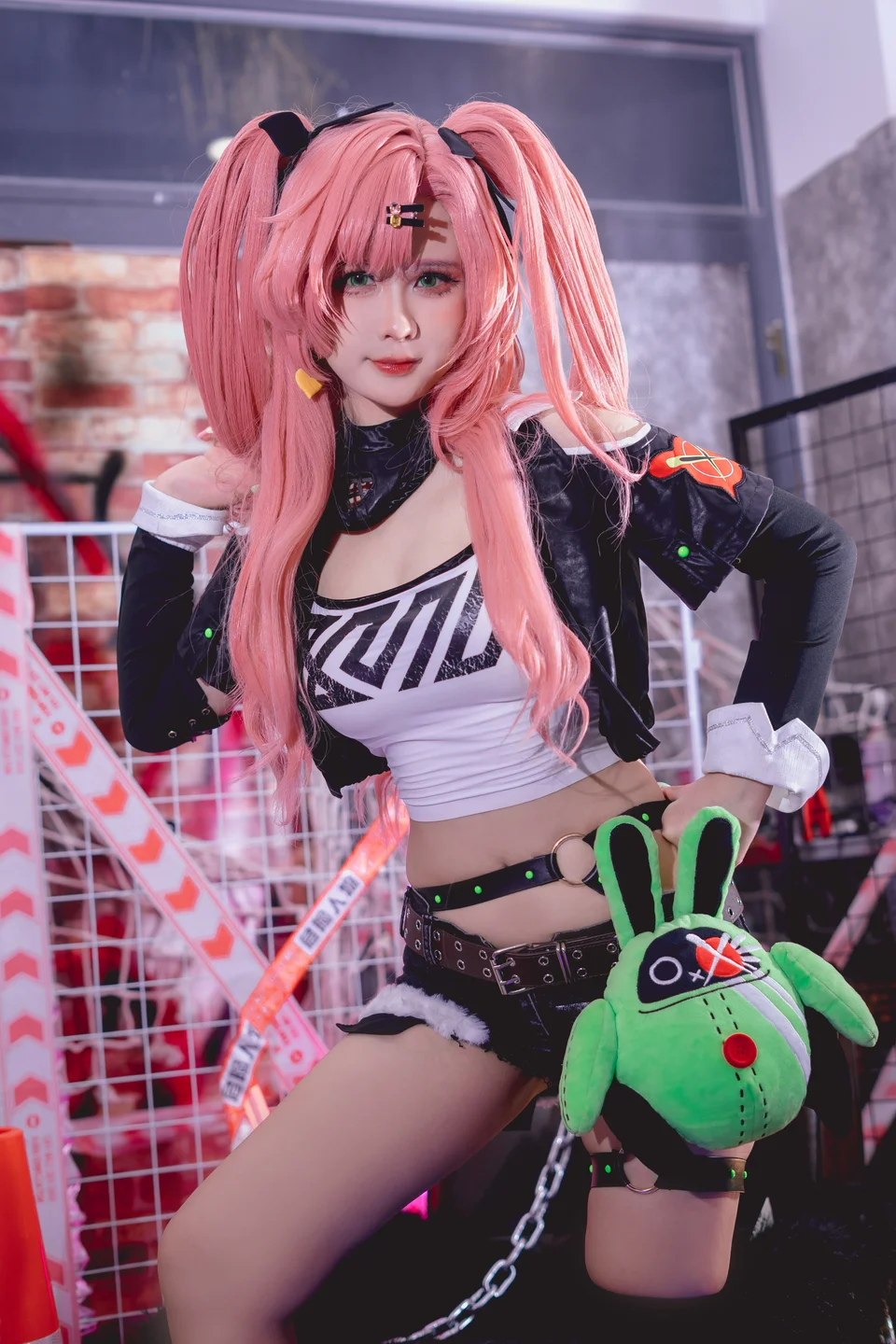 Pyon_Lay - Nicole Demara [52P-198MB]