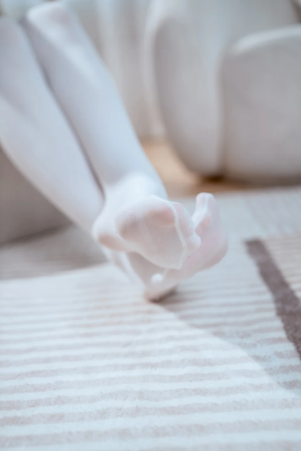 Quan冉有点饿（拖拉大王）_No_030_飞鸟马时_70P_806MB 010.webp