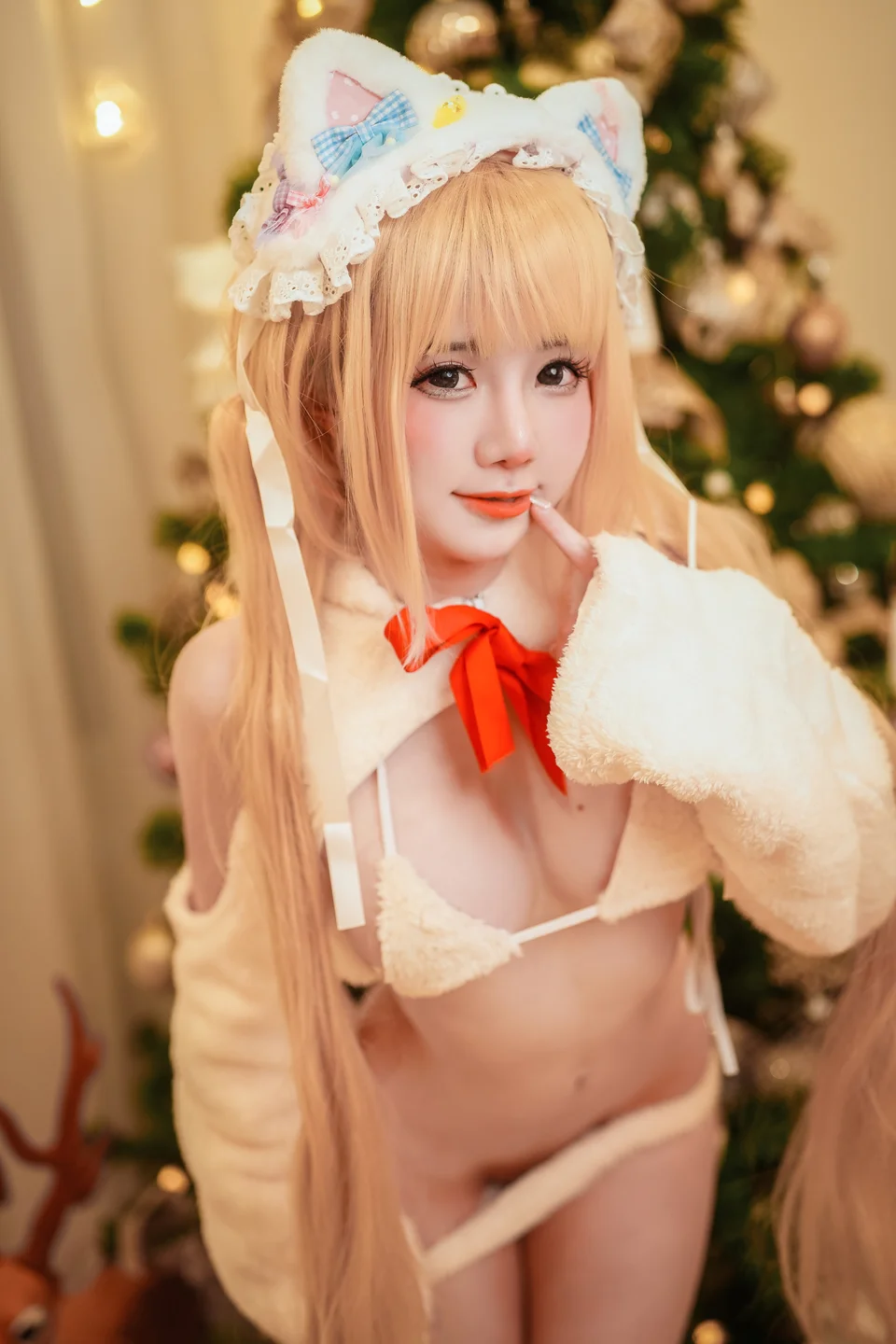 Sally Dorasnow - Marin Christmas Bunny [49P-366MB] 038.webp