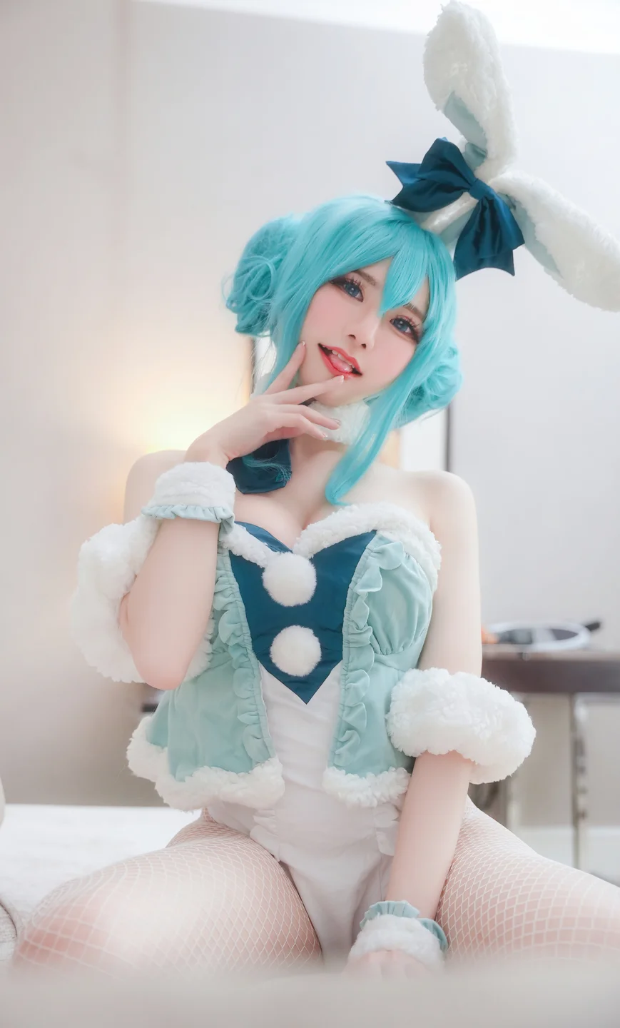 Sally_Dorasnow - Miku bunnygir  【丝足阁写真】005.webp