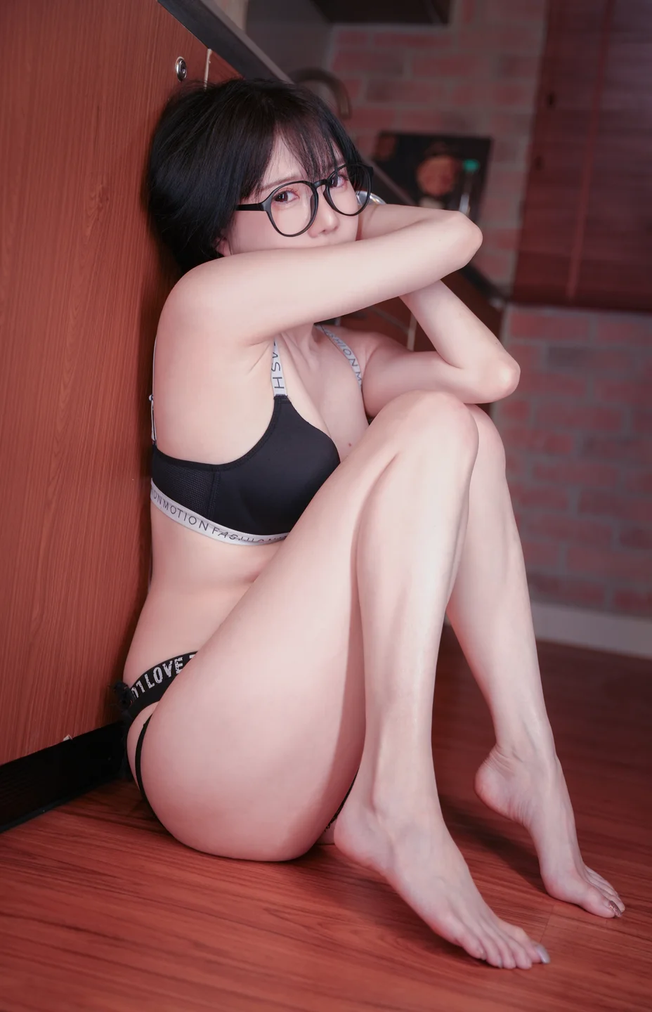 Sally_Dorasnow - RAINY LAUNDRY DAY [60P-957MB] 023.webp