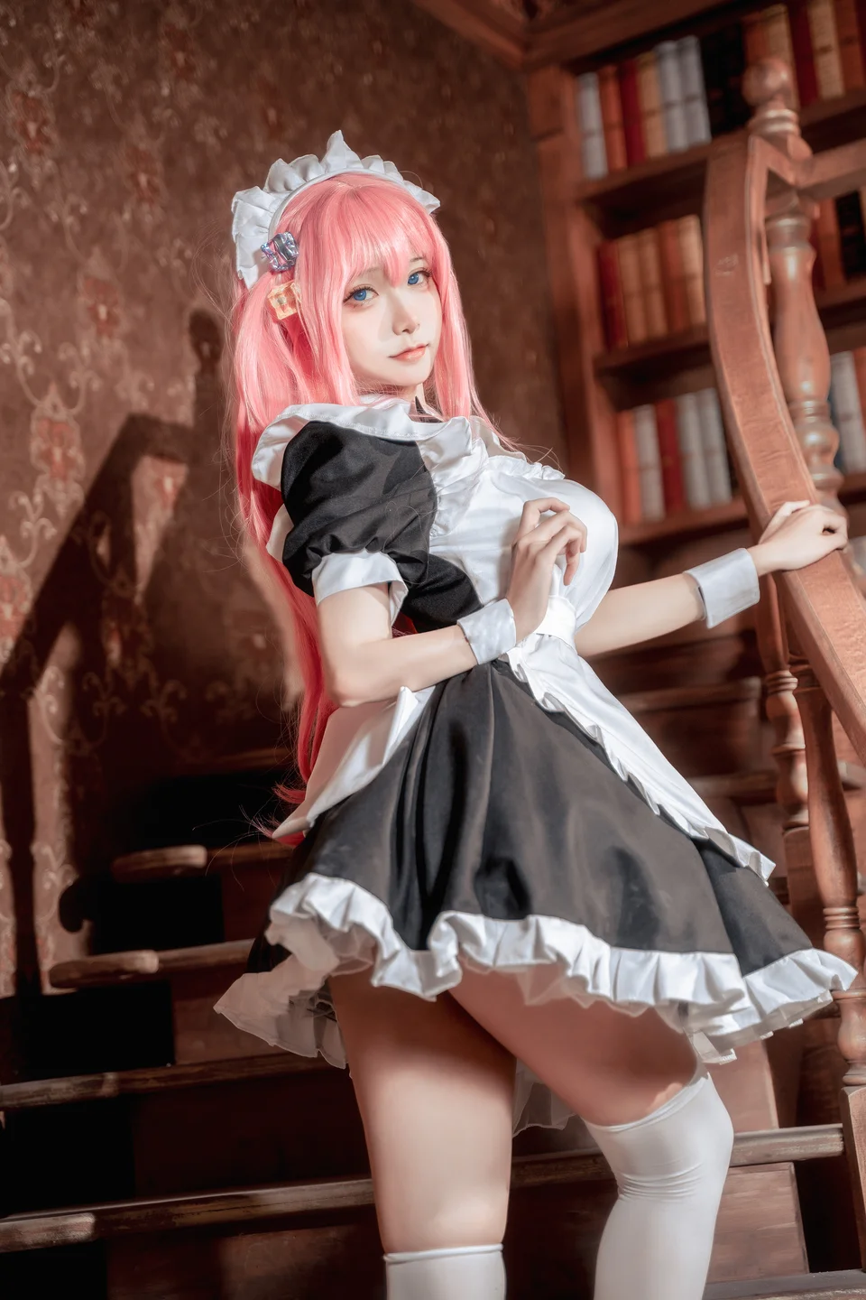 Seya狮砸 - 孤独摇滚 后藤一里 女仆 [14P-162MB] 005.webp