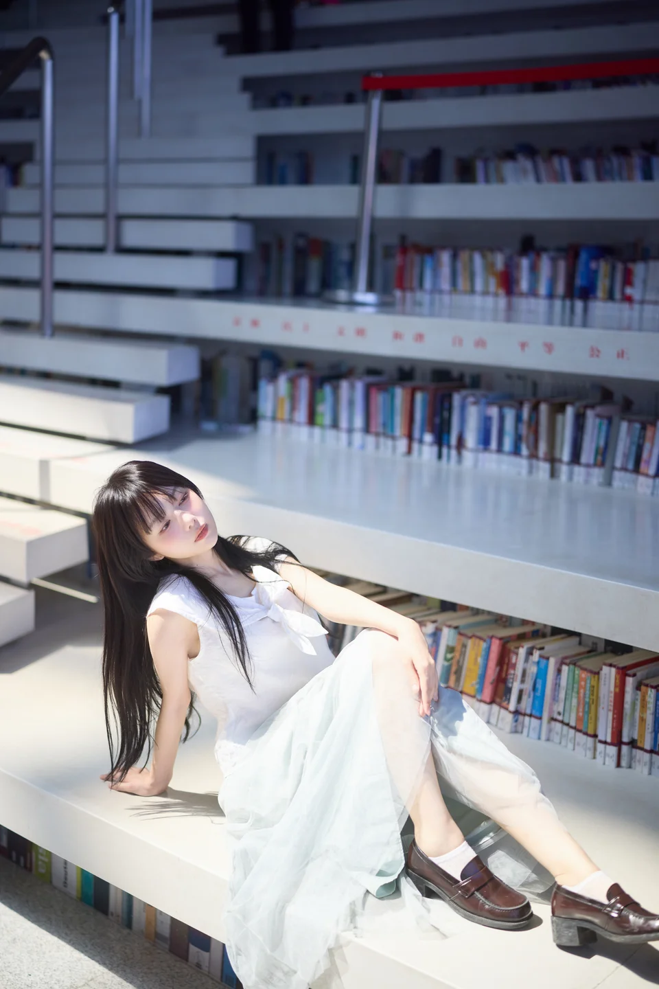 Shika小鹿鹿 - 图书馆 [16P-294MB] 015.webp