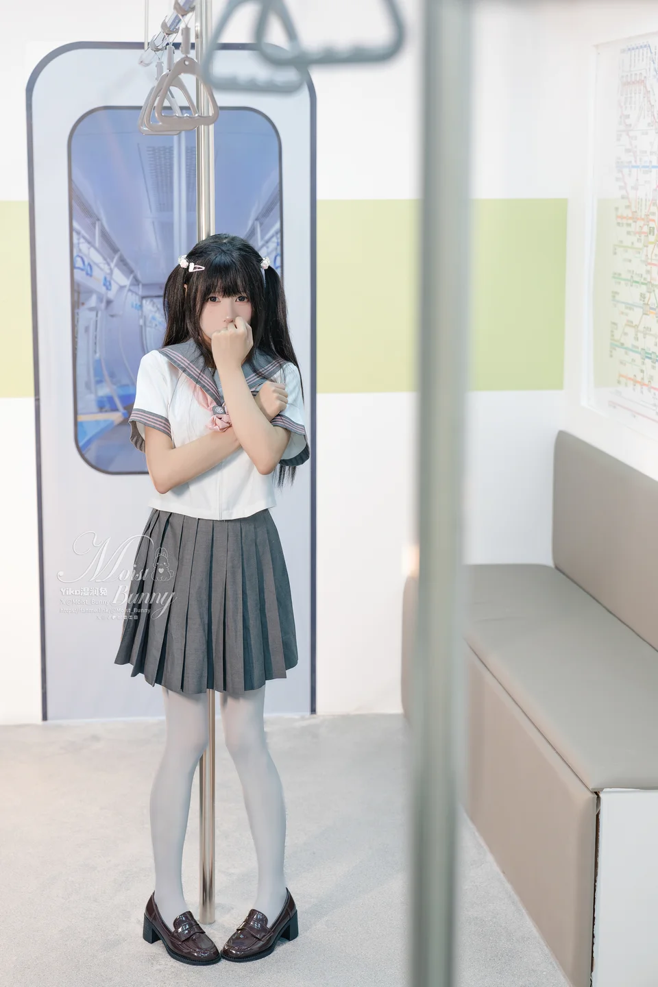 Yiko湿润兔_–_12月『地铁萌妹』164P1V_2_07GB恋爱循环 TG@icoset005.webp