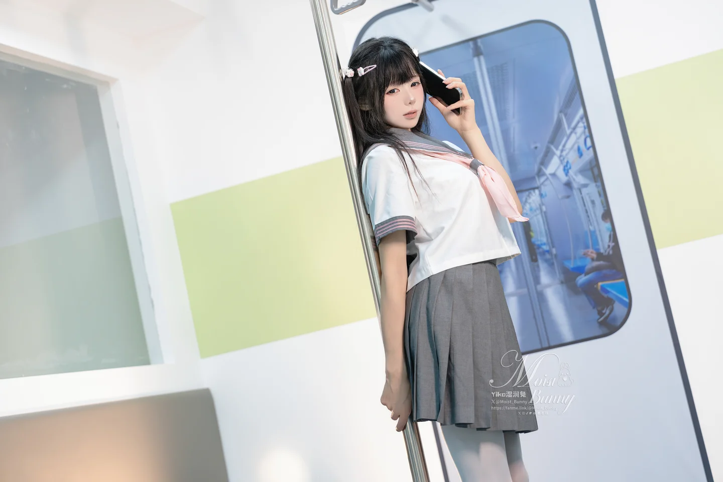 Yiko湿润兔_–_12月『地铁萌妹』164P1V_2_07GB恋爱循环 TG@icoset010.webp