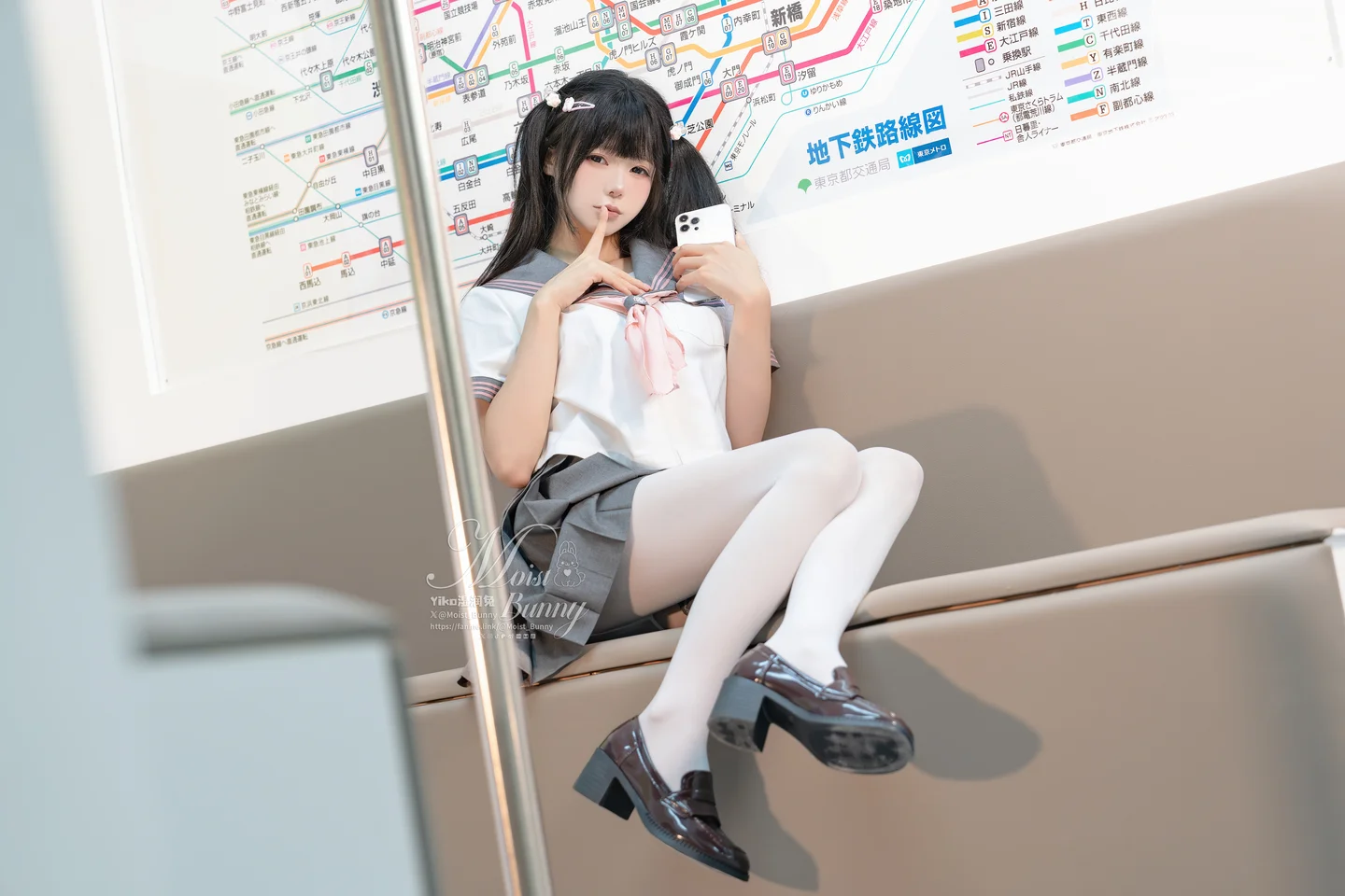 Yiko湿润兔_–_12月『地铁萌妹』164P1V_2_07GB恋爱循环 TG@icoset015.webp