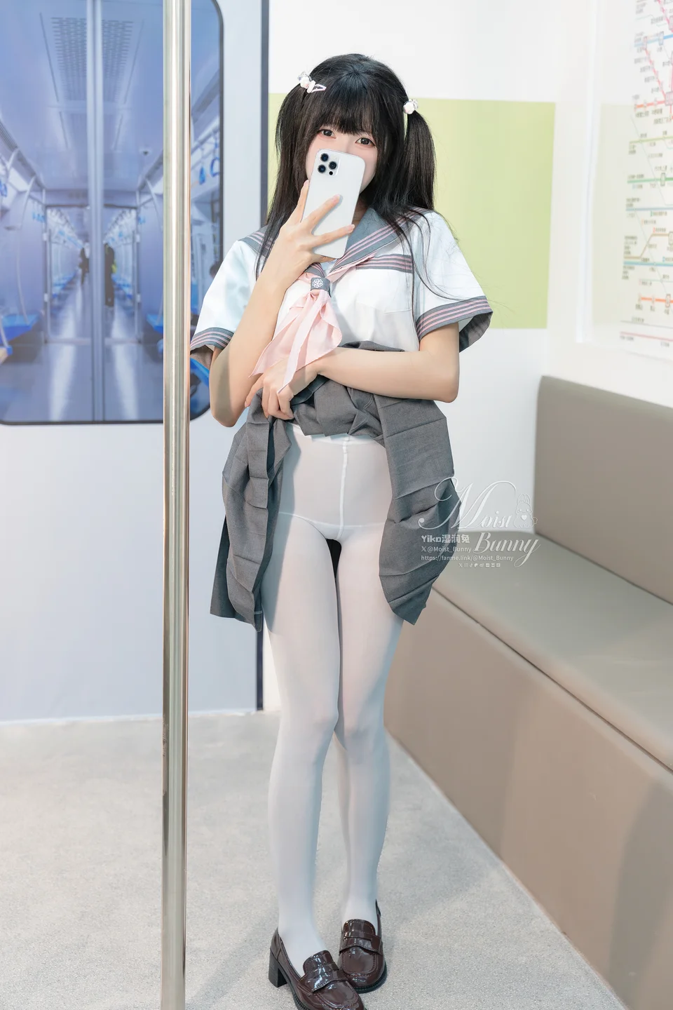 Yiko湿润兔_–_12月『地铁萌妹』164P1V_2_07GB恋爱循环 TG@icoset018.webp