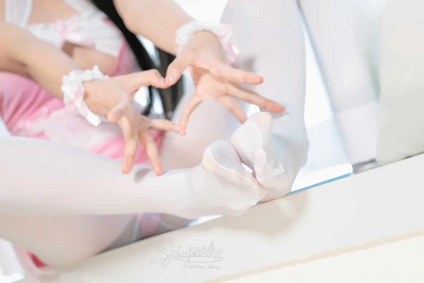 Yiko湿润兔_10月月票专属特典『欢迎回家』41P_1V_Mr_Chu tg@simisebaisi8.webp
