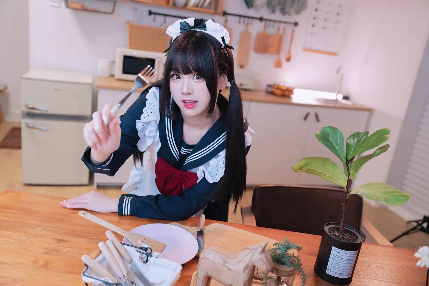miko酱ww - 甜心女仆 [30P]