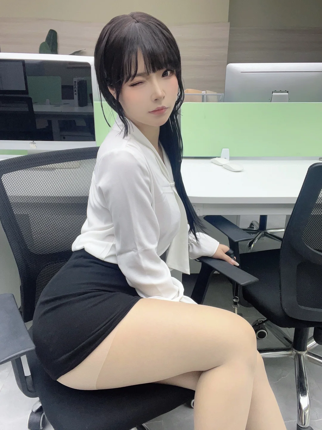 yuuhui玉汇 - 体贴的秘书 [37P] 20240929-131748(11).webp