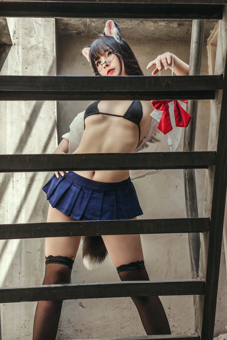 yuuhui玉汇 - 天台猫猫+黑犬机器人女友 [32P] tg@simisebaisi2.webp